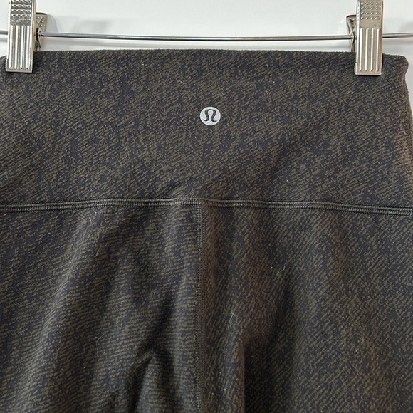 Lululemon Wunder Under Hi-Rise 7/8 Tight in Olive & Black Irregular Denim Twill - Picture 5 of 16